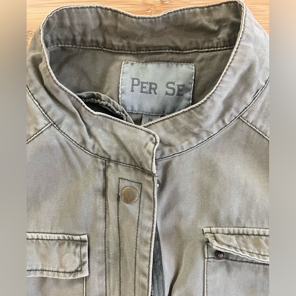 Vest - olive green, with four button pockets - great condition cargo style - Picture 6 of 6